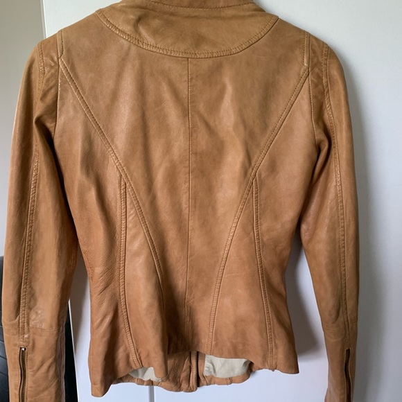 Danier leather bomber jacket - Picture 3 of 4